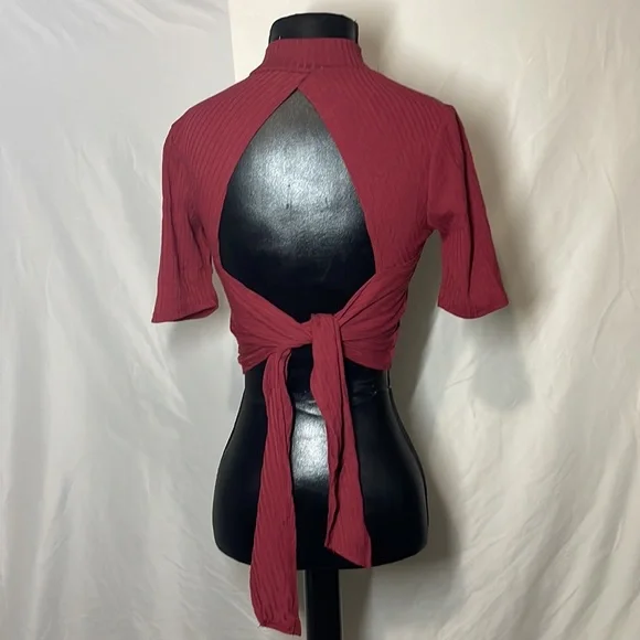 Top - Picture 2 of 2